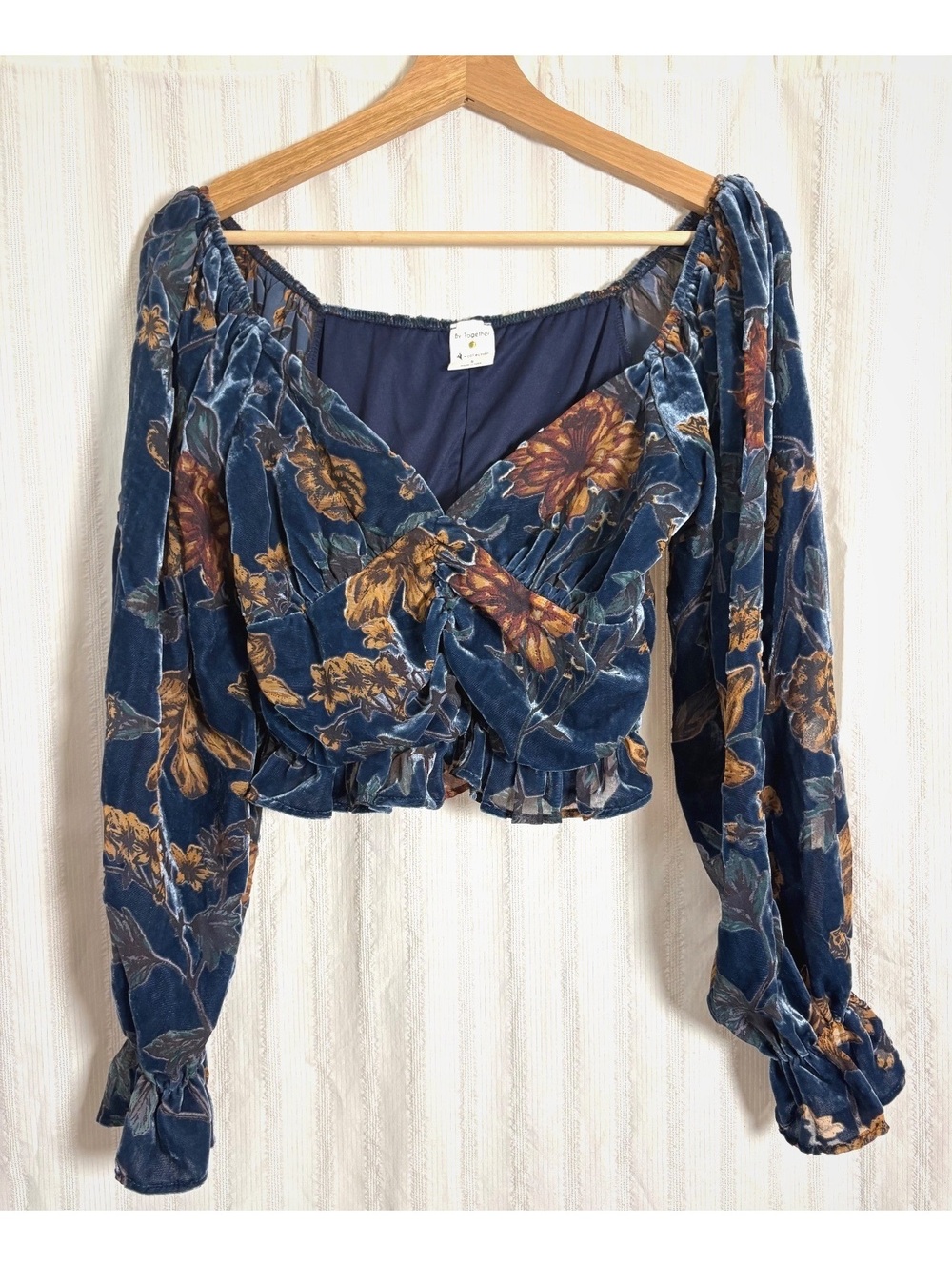 Blue Floral Velvet Crop Top with Long Sleeves Size S #whimsigoth #cottagecore